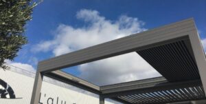Structure aluminium d’une pergola bioclimatique